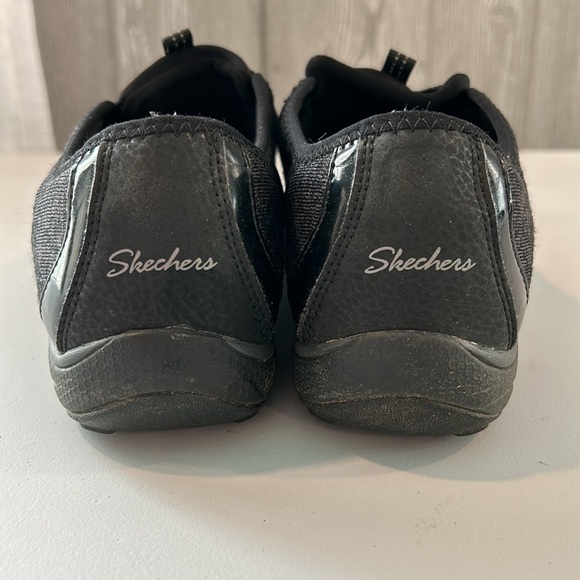 Skechers relaxed fit slip on shoes, size 9, EUC - Picture 5 of 8